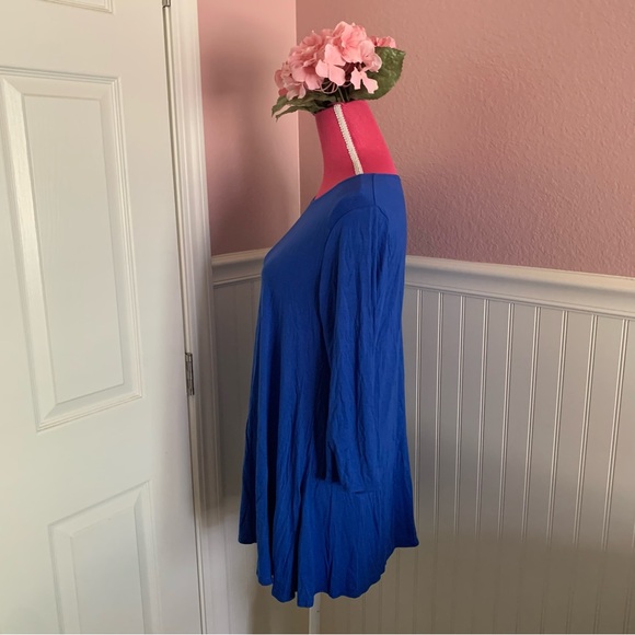 Women’s Thin Royal Blue 3/4 Sleeve Tunic size 2XL but fits more like an XL - Picture 3 of 5